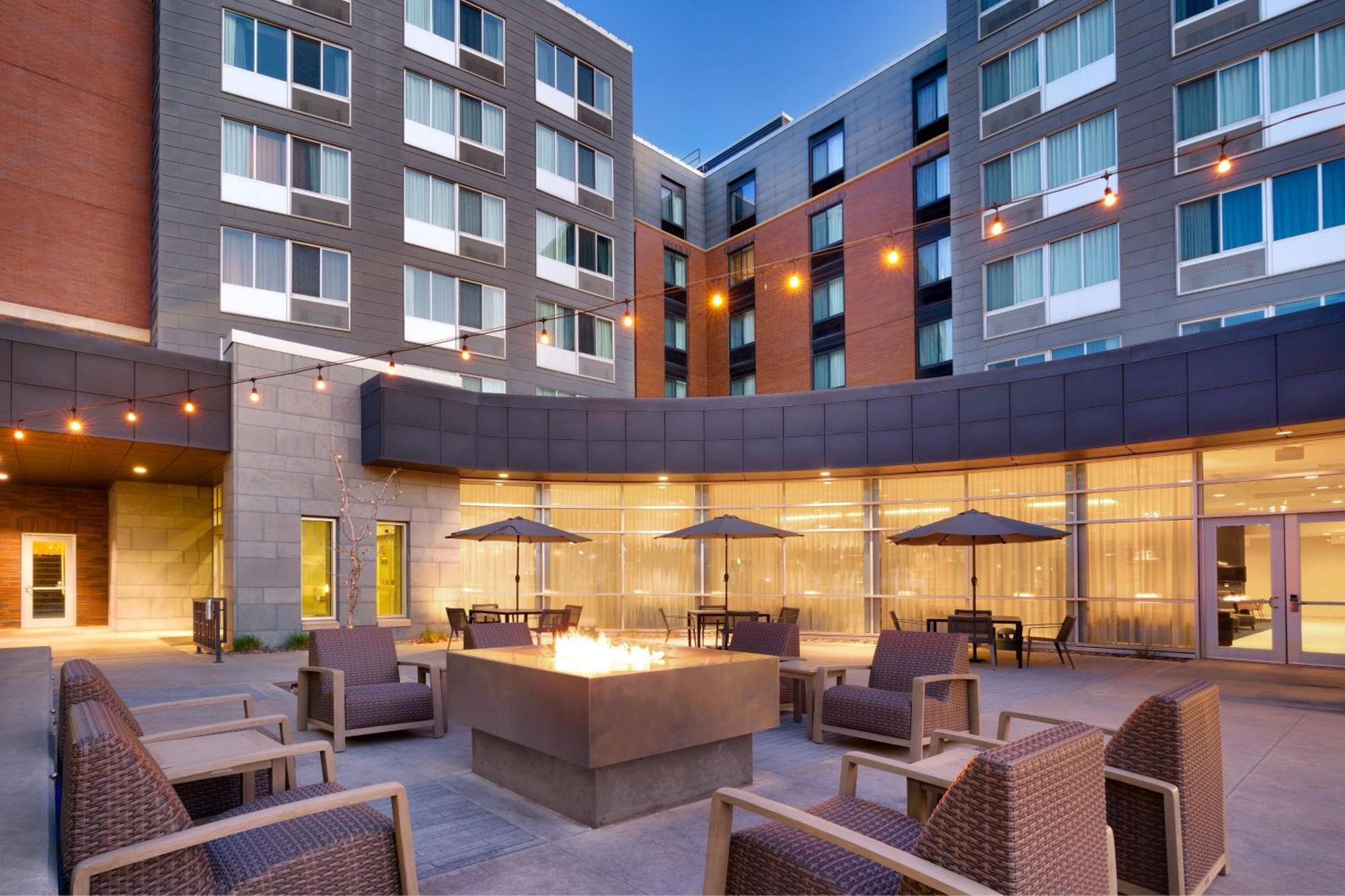 Hotel Courtyard Lincoln Downtown Exterior foto