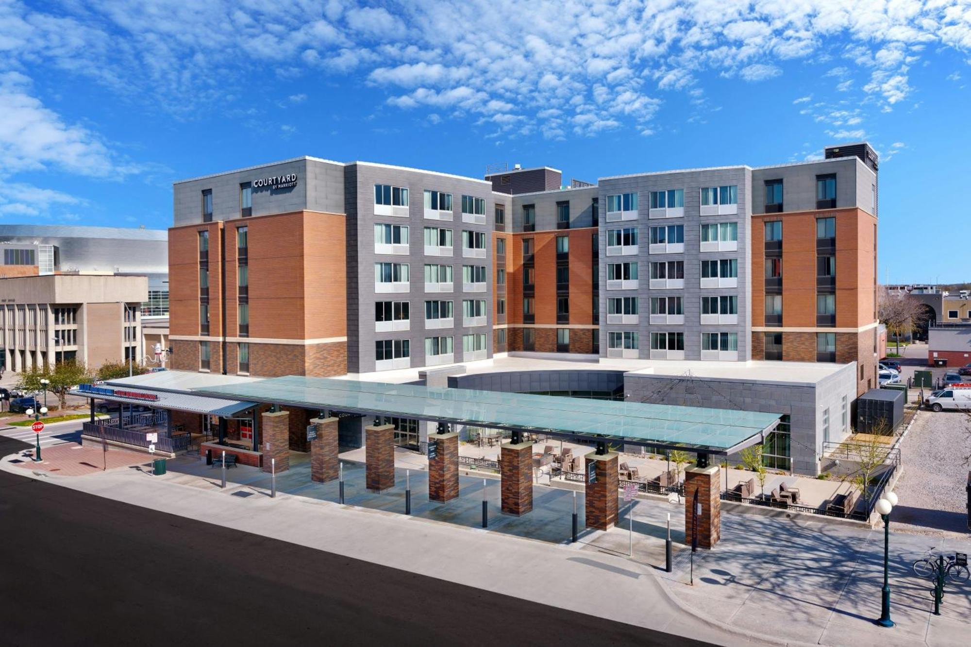 Hotel Courtyard Lincoln Downtown Exterior foto
